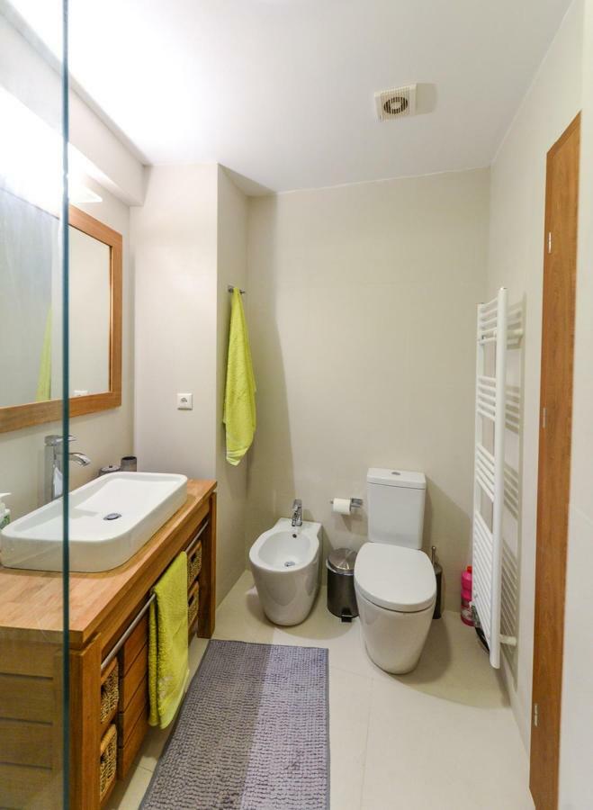 Spacious Fully Equipped 3Bd 2Bath Apt In The Heart Of City With Balconies Ac And Fast Wifi #2 Ираклио Екстериор снимка